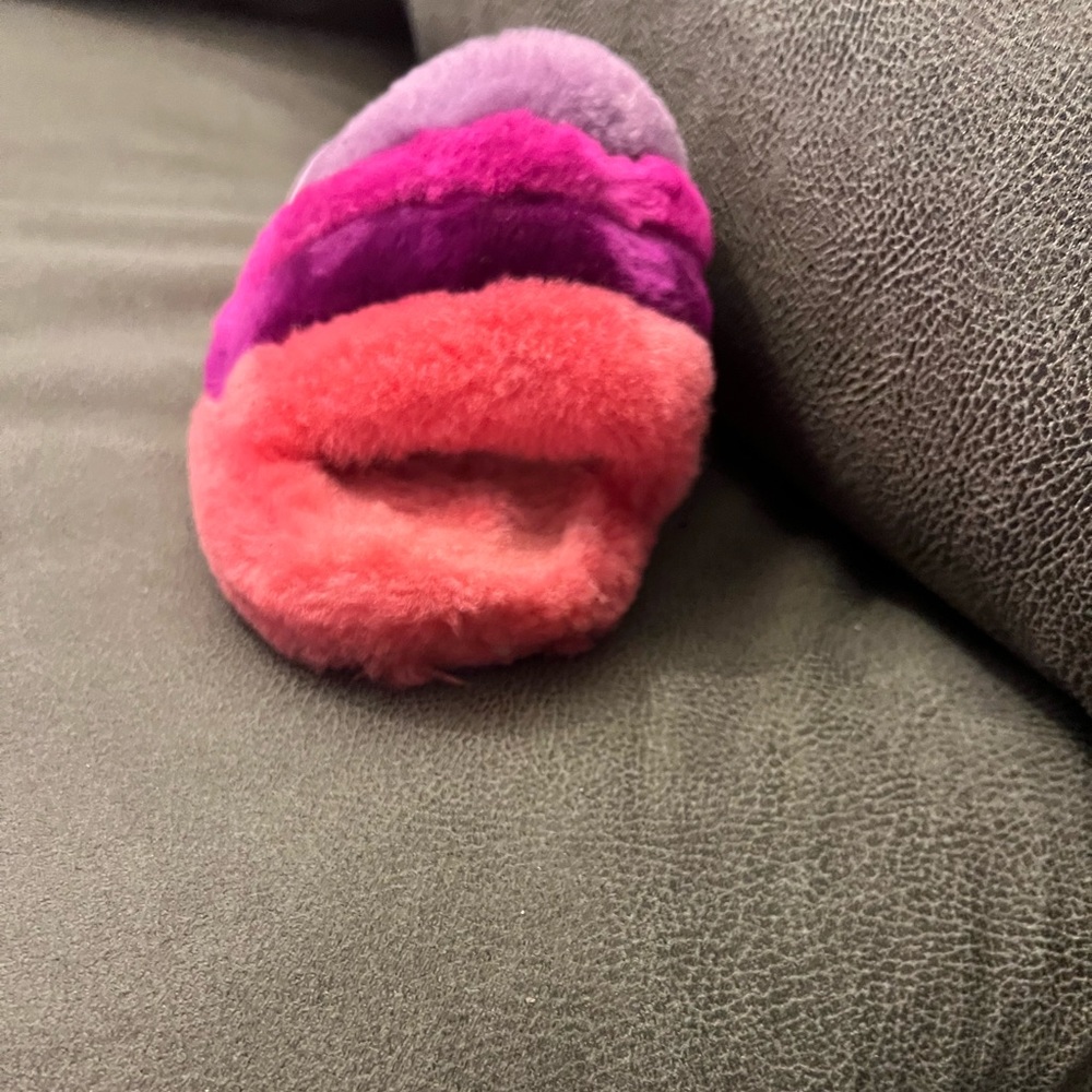 Ugg Slides - Picture 8 of 9
